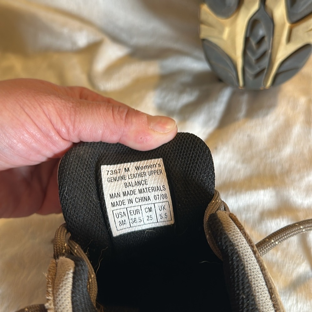 Vasque Mantra Vibram Hiking Trail Shoes Woman’s size 8 Brown Tan Athletic - Picture 6 of 6